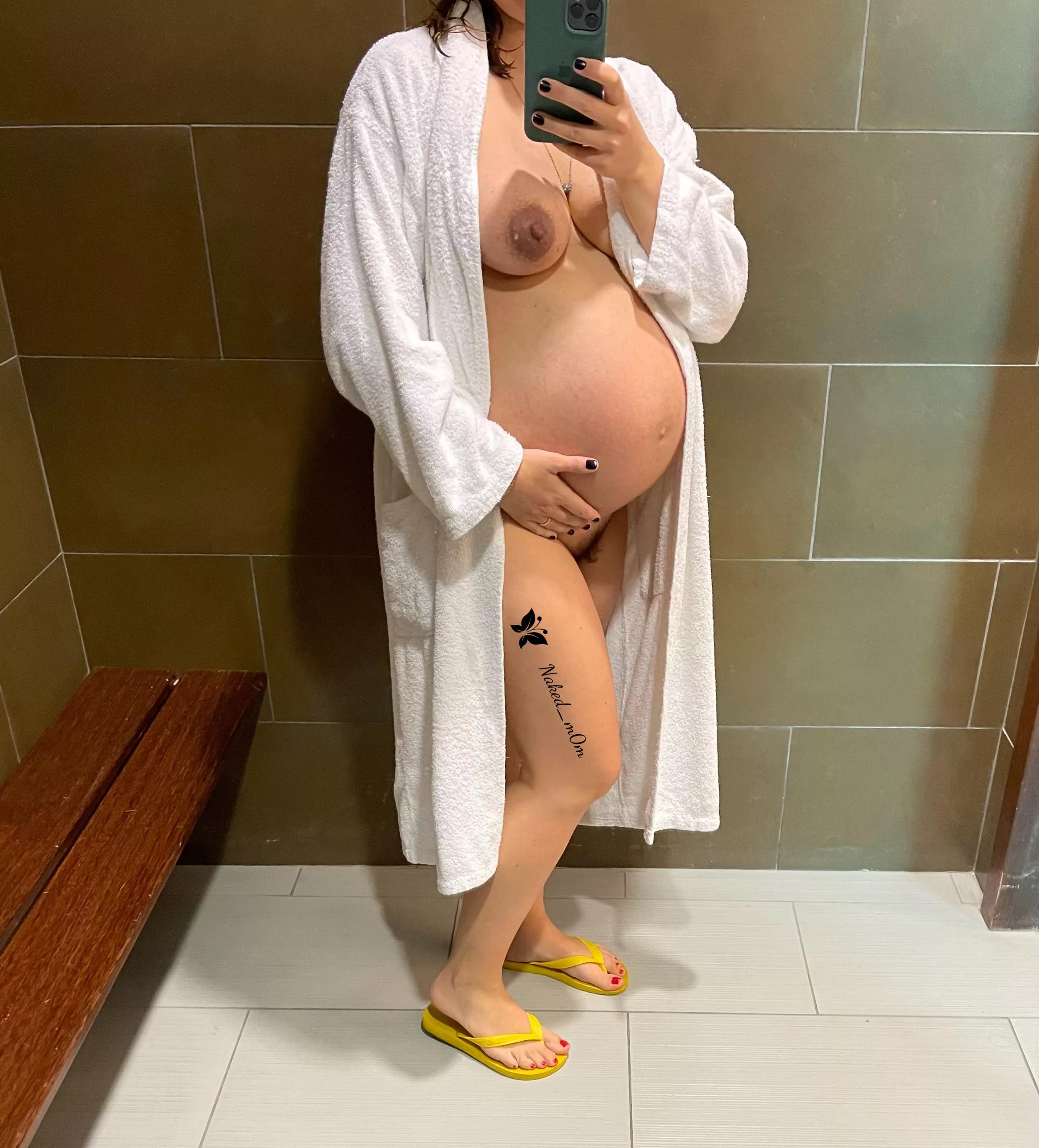 Spa day…I try to give myself the best treatments 🥰 posted by naked_m0m