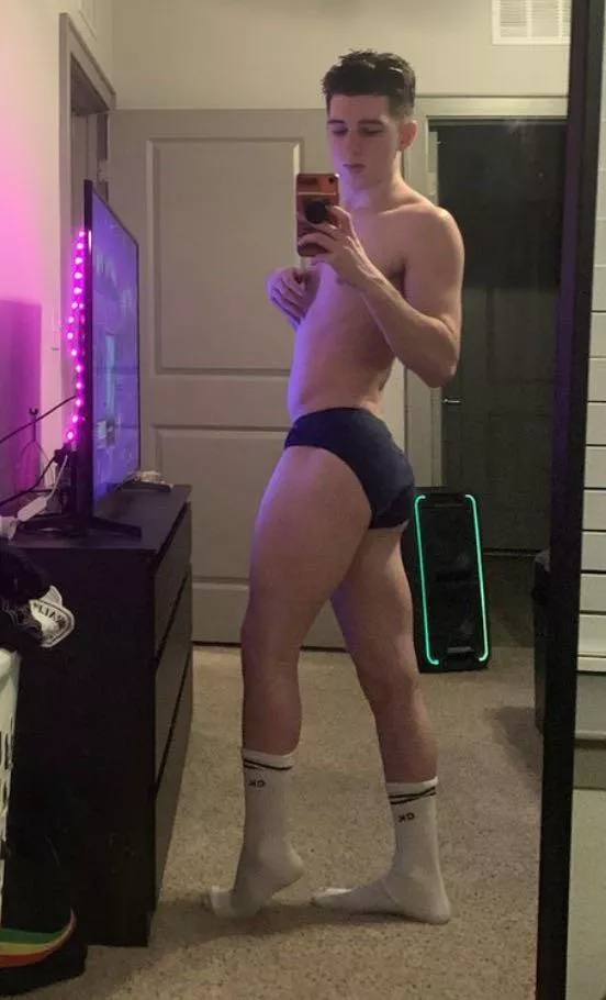 Spank it good for me 😈 posted by Bubblebootyboi22