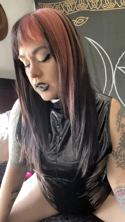 Spending my days looking down on unworthy subs and nights dreaming about the next time I peg them by Coconut-Silent