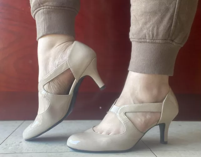 Spending my Monday in heels by ToetallyGirly