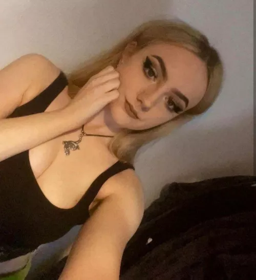 Spicy girl from the UK ready to drain your balls! 😘 Add me on Instagram for a free treat 🤤 @xxdirtyalinaxx by Short-Spirit8066