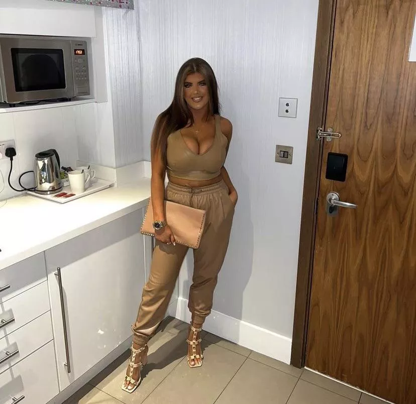 Spilling out posted by Throwaway737362723