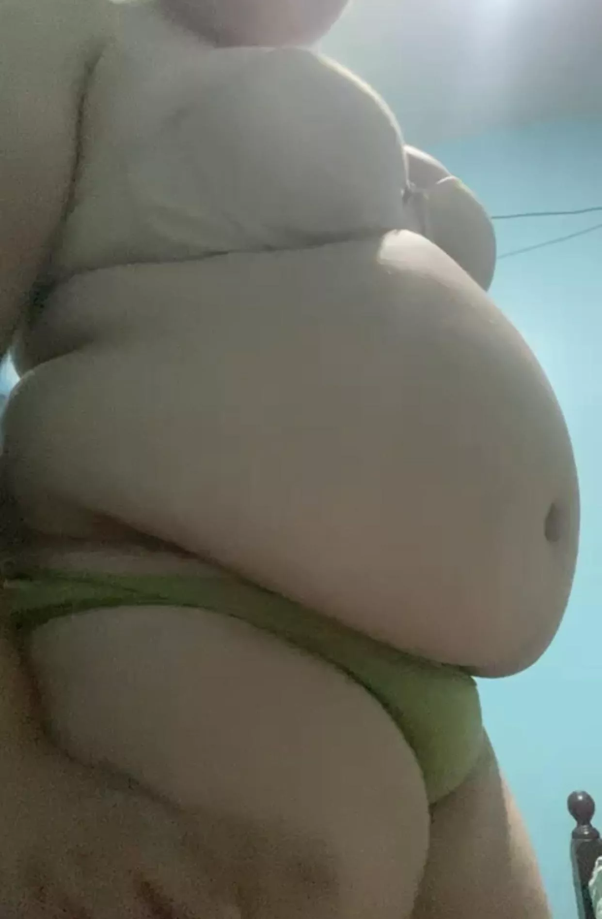 spoil this belly please and i can spoil you too 🥰😍 posted by foxyrave