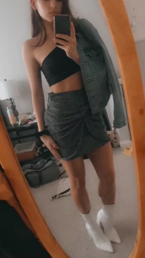 Spoiler alert: I’m not wearing panties by TheNewHulkandIsaOF