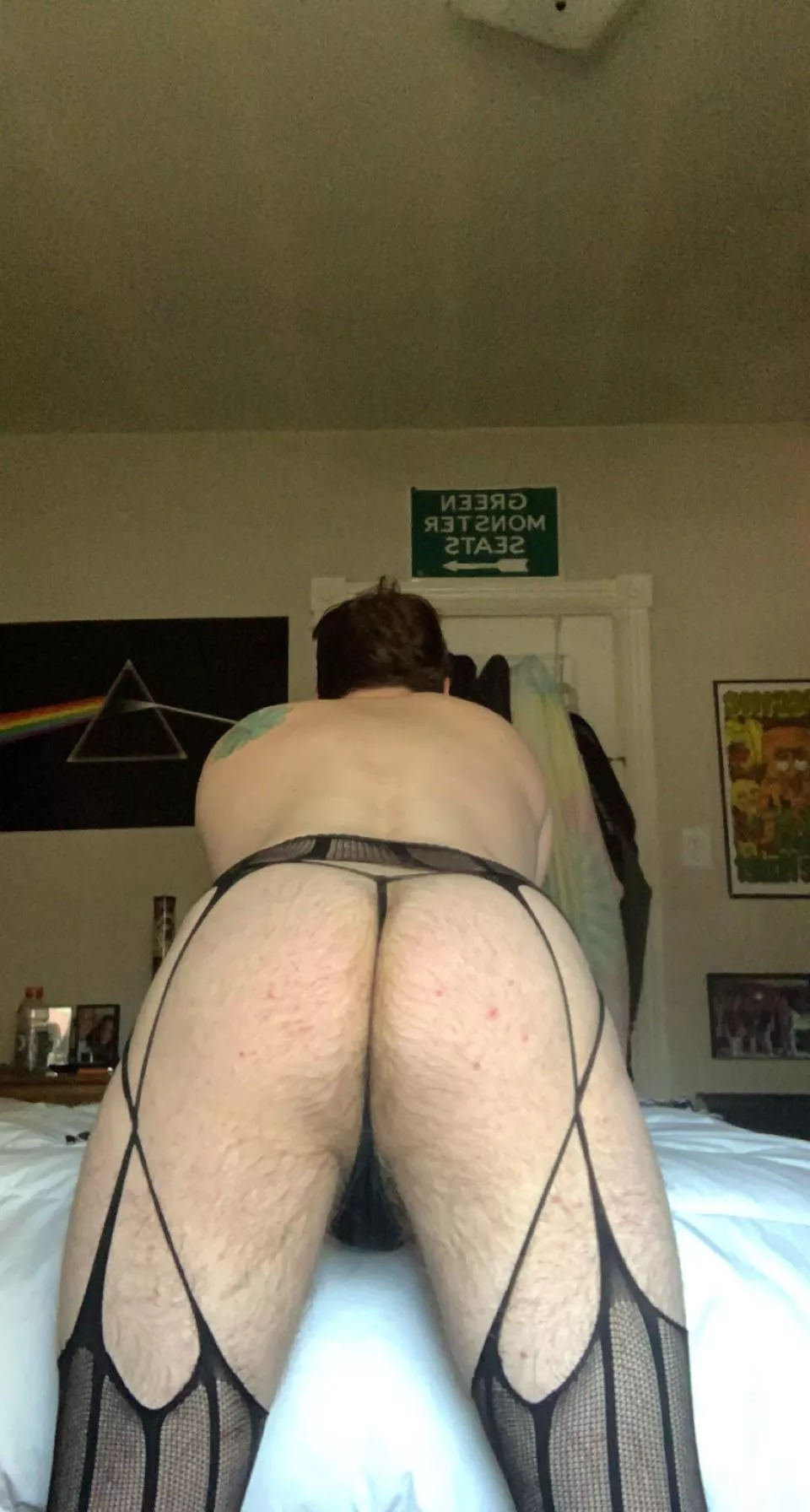 Spread my cheeks and slide right in posted by lakerb04