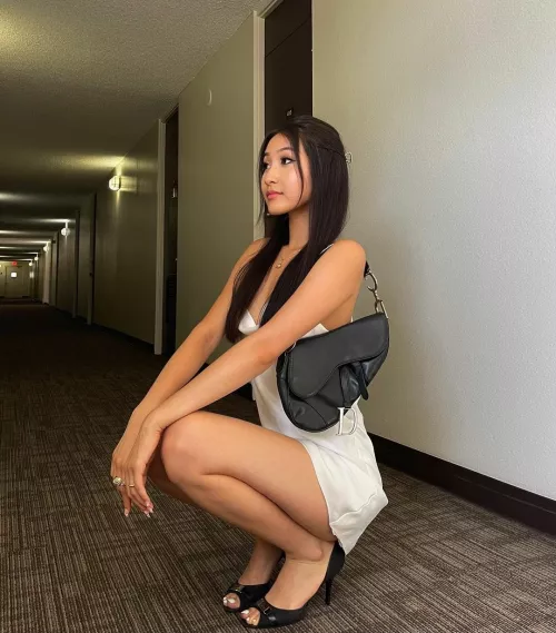 squat by WetAzzPuzzy