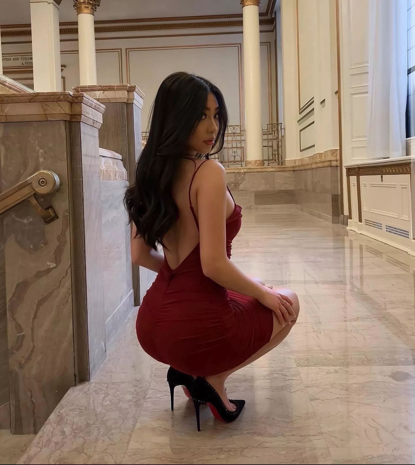 Squat posted by WetAzzPuzzy