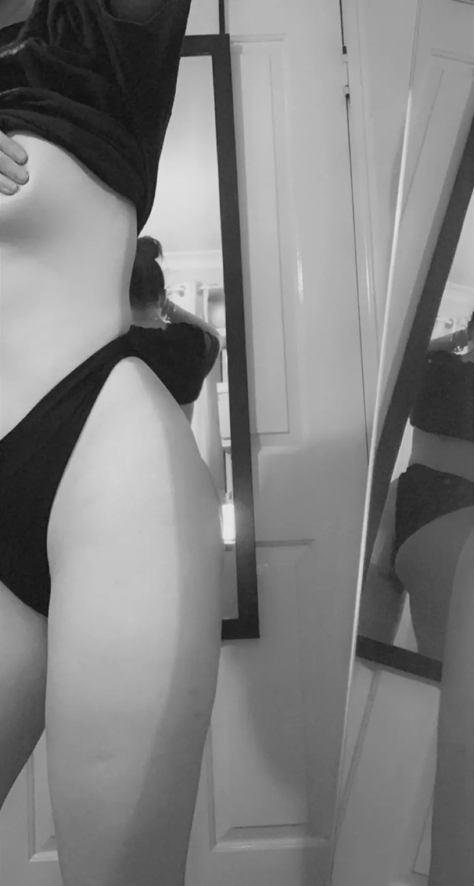 Squats are finally starting to pay off 🙈 [F26] posted by MysteryThrowaway88