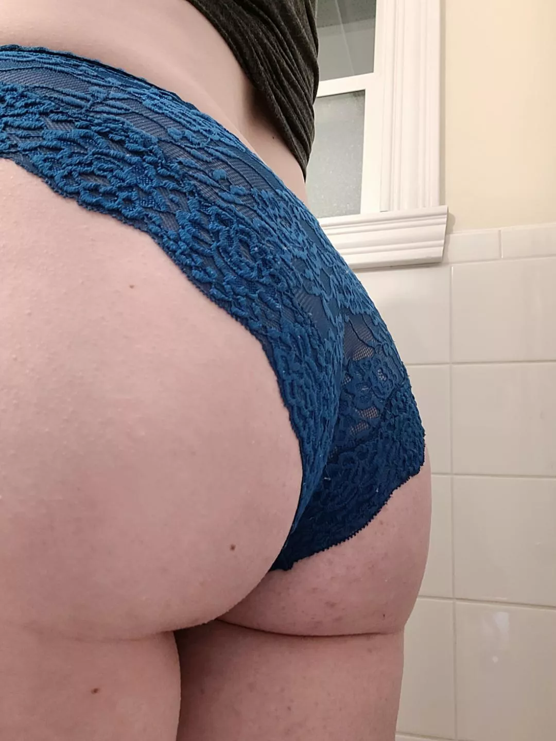 Squats are important. (f) posted by lil_cherry-pie91