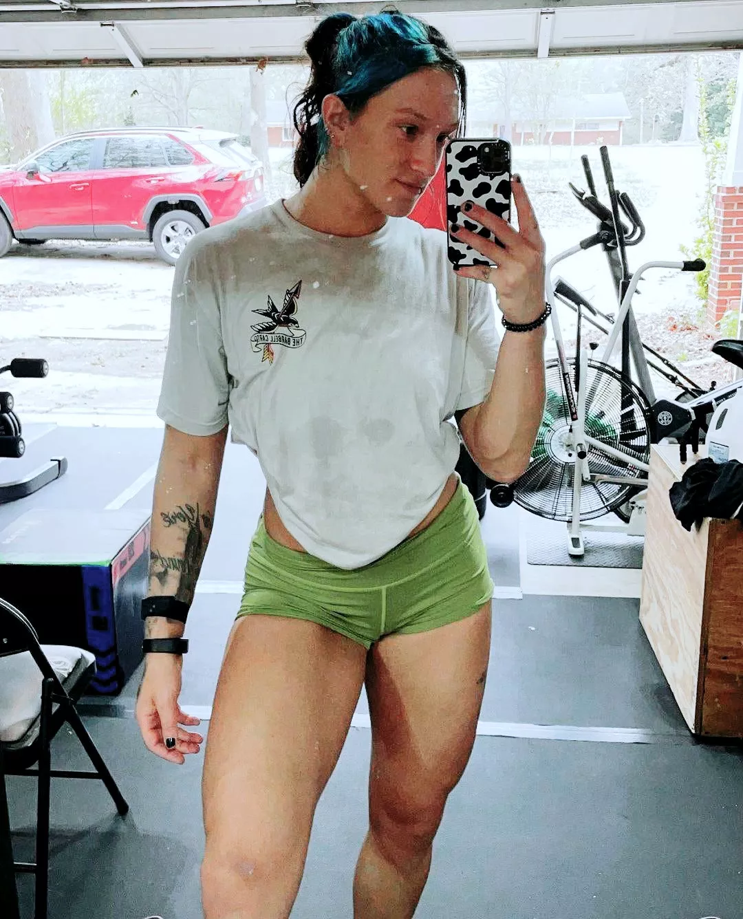 Statlander and her thighs posted by 131ProofBudStrateUp