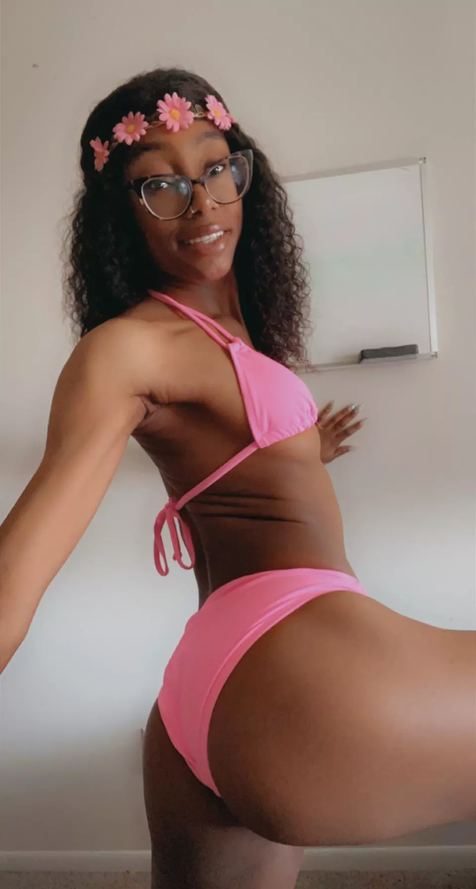 [STBA] beach day! 🥰 posted by L6velexie