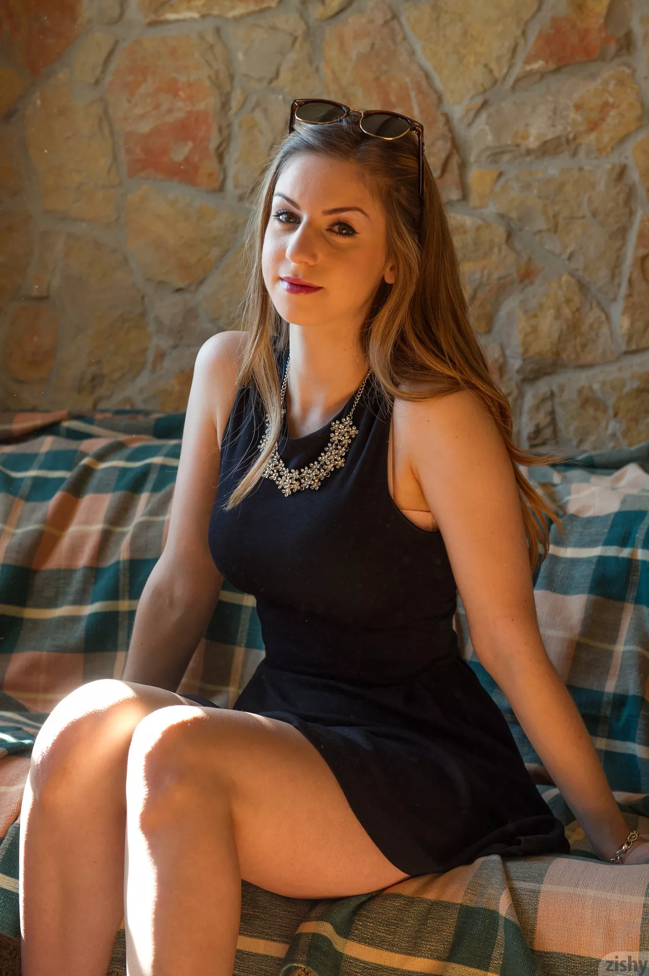 Stella Cox posted by randomloser75