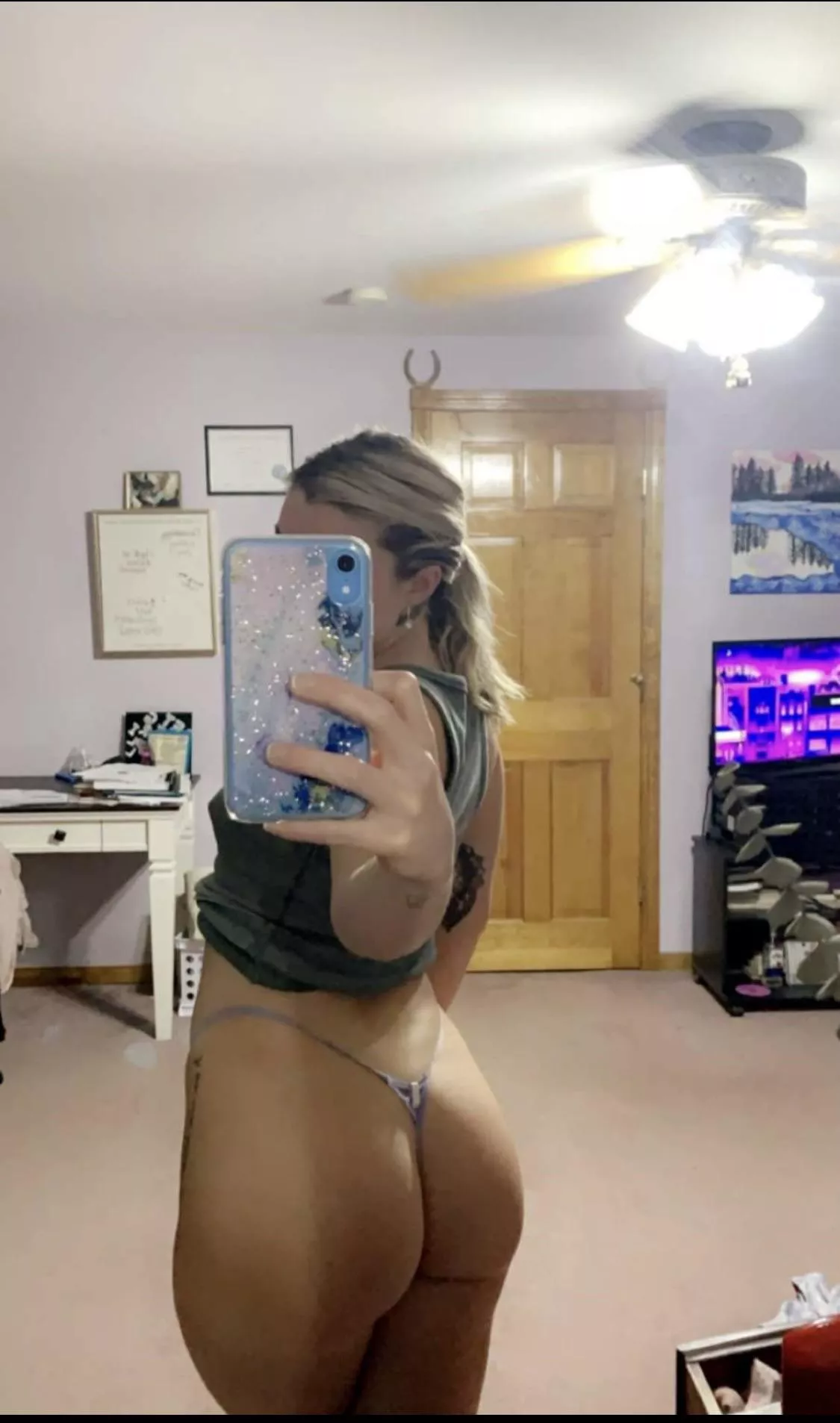 Step 1: Post ass Step 2: Get bent over posted by Gold-Secretary6173