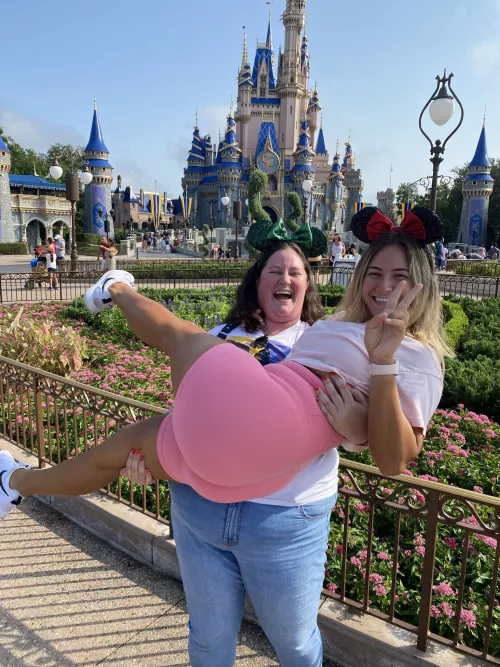 Stephanie (BBCAN10)'s full cheeks by Theyounggetstronger