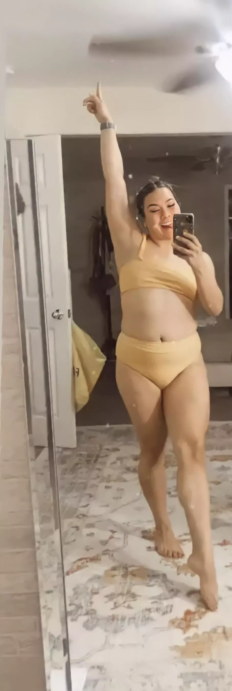 Stephanie being hot again in her bikini posted by DoggoPlant