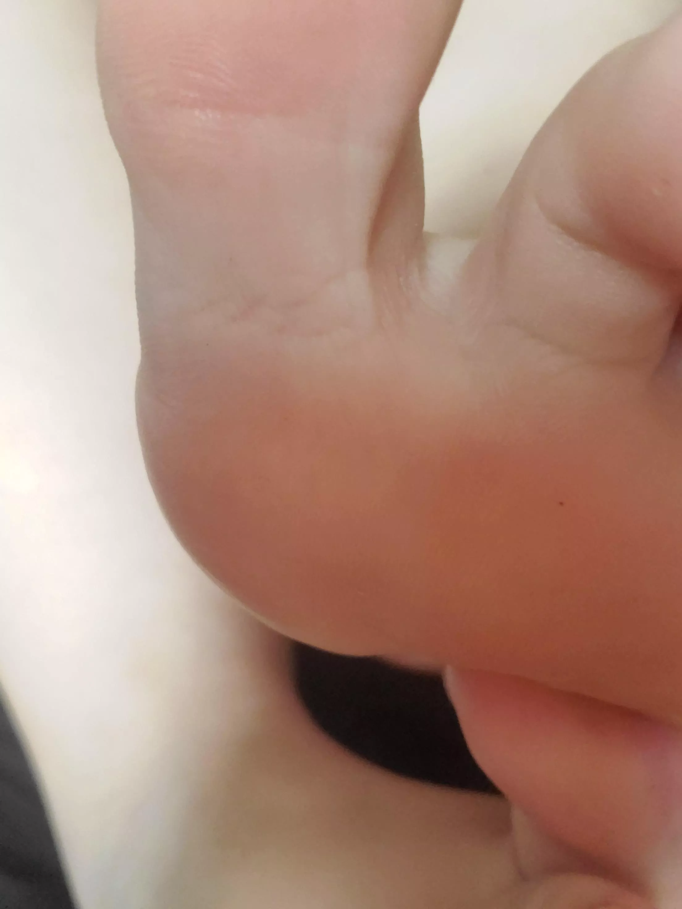 Stepping on you [domme] 😘 posted by andyslittlekitty