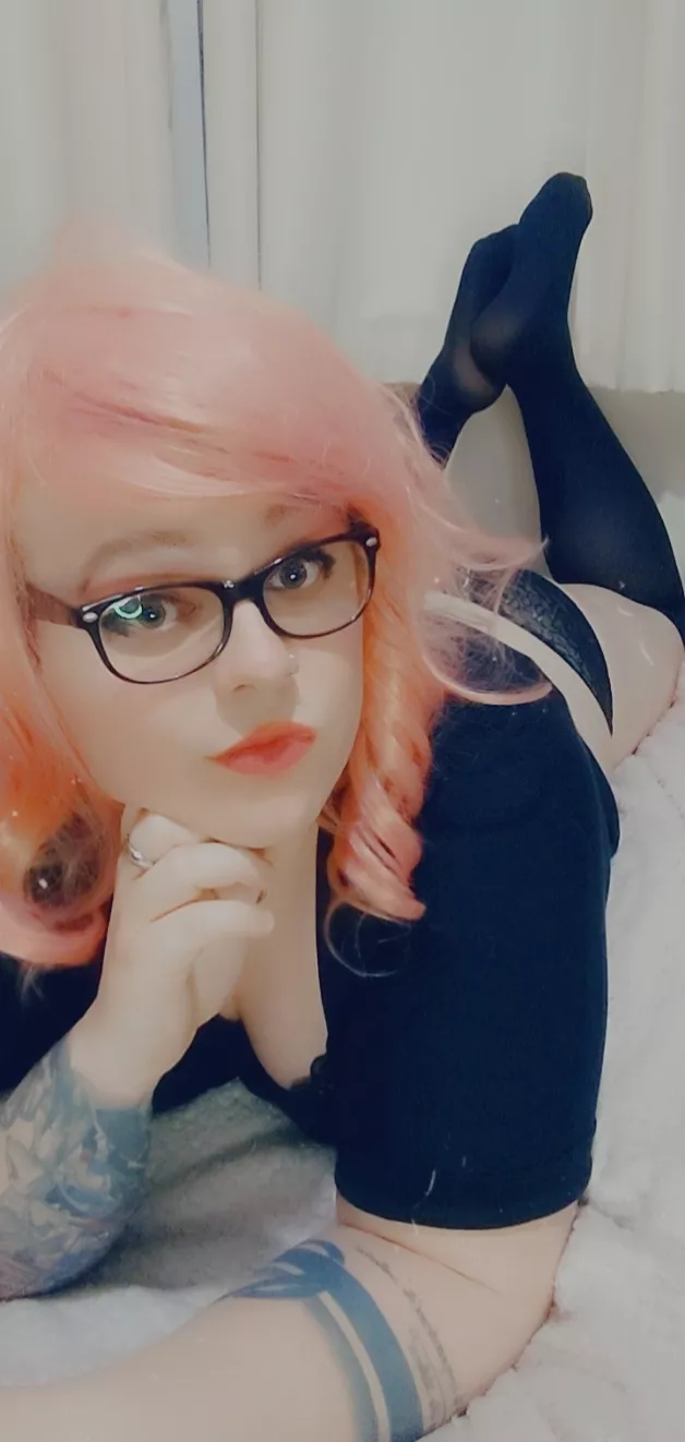 Stepping out of my comfort zone a bit 🙈 posted by RoxxiSleeps