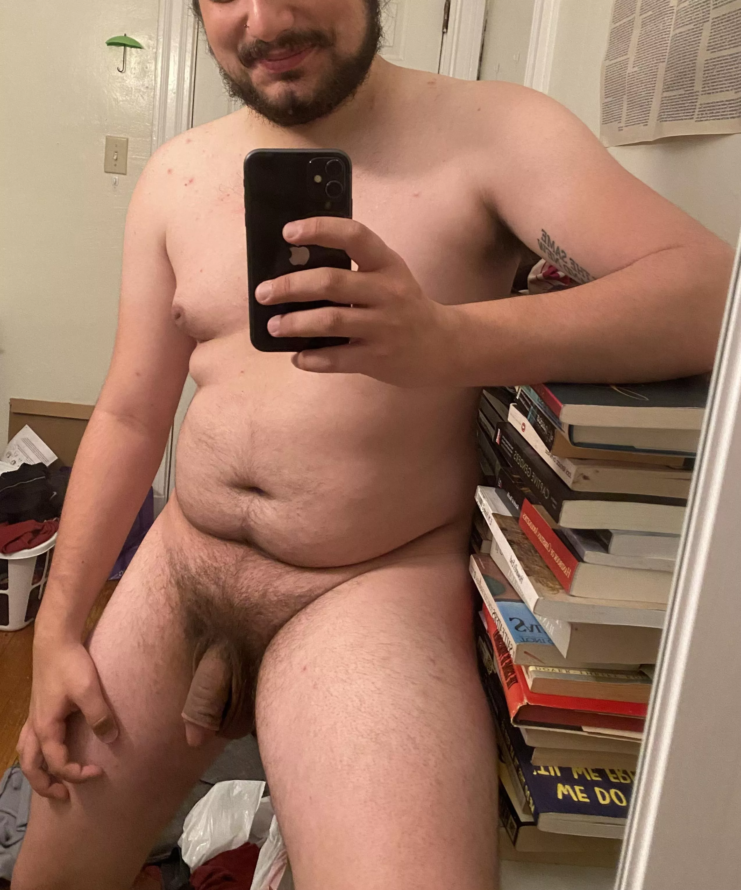 still figuring out where to take nudes in my new place posted by anotherthrowaway2042