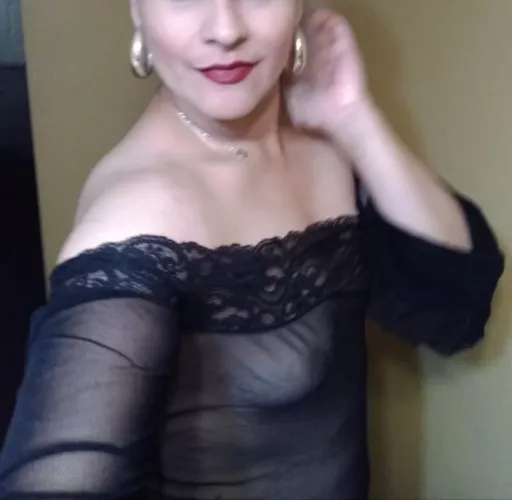 still hot after 3 kids !? by AppleNo3657