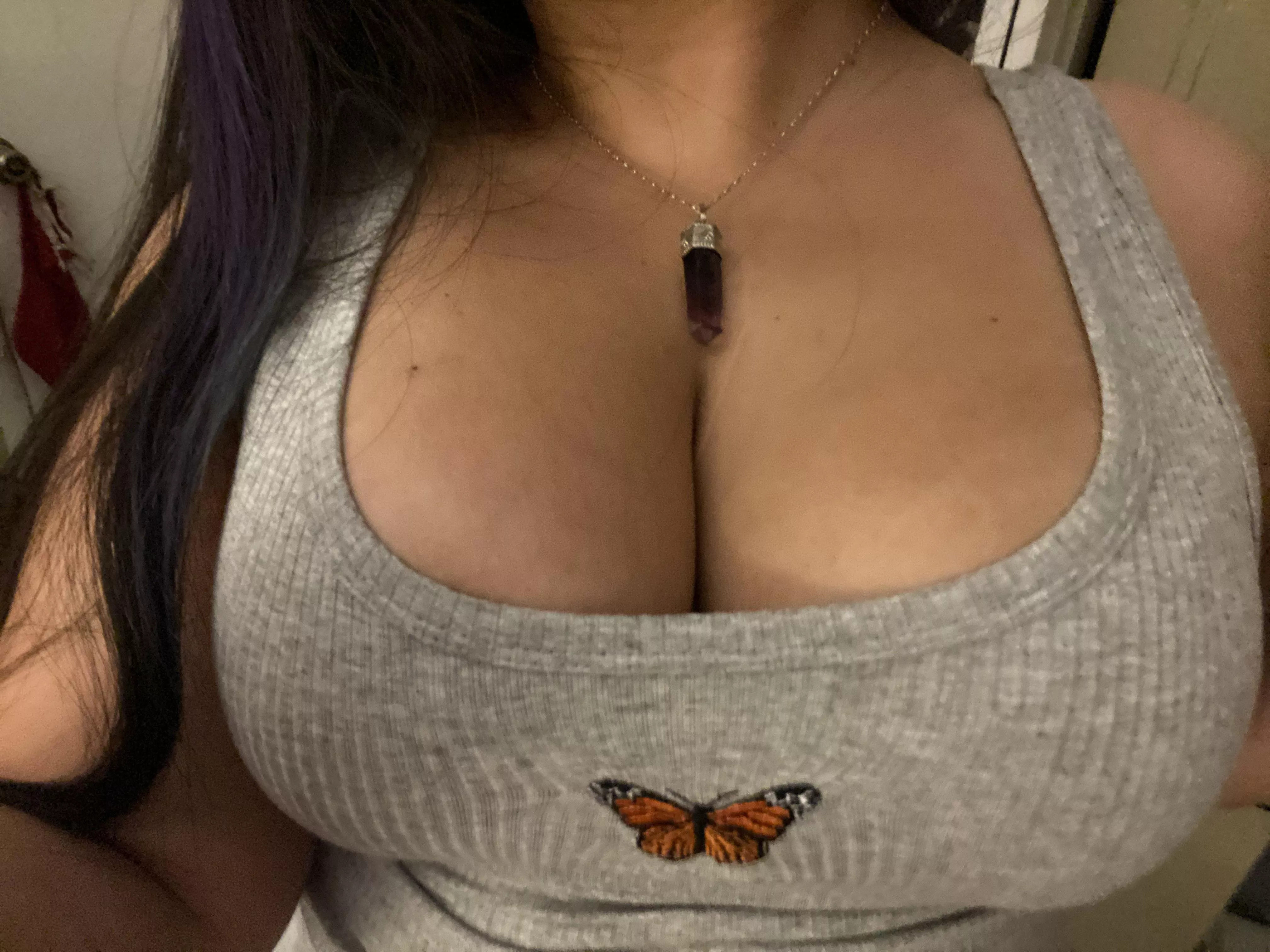 still perky with no bra🦋 posted by size5baby