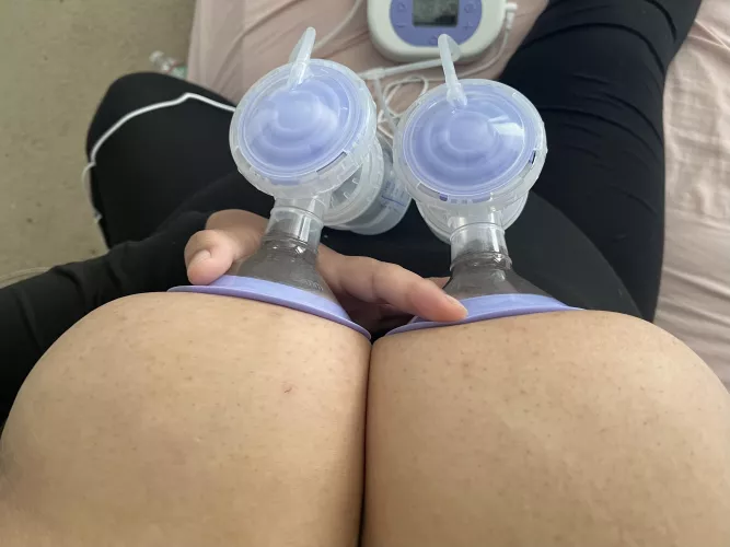 Still pregnant just like the way the pump feels… gets me super wet by mchellythick