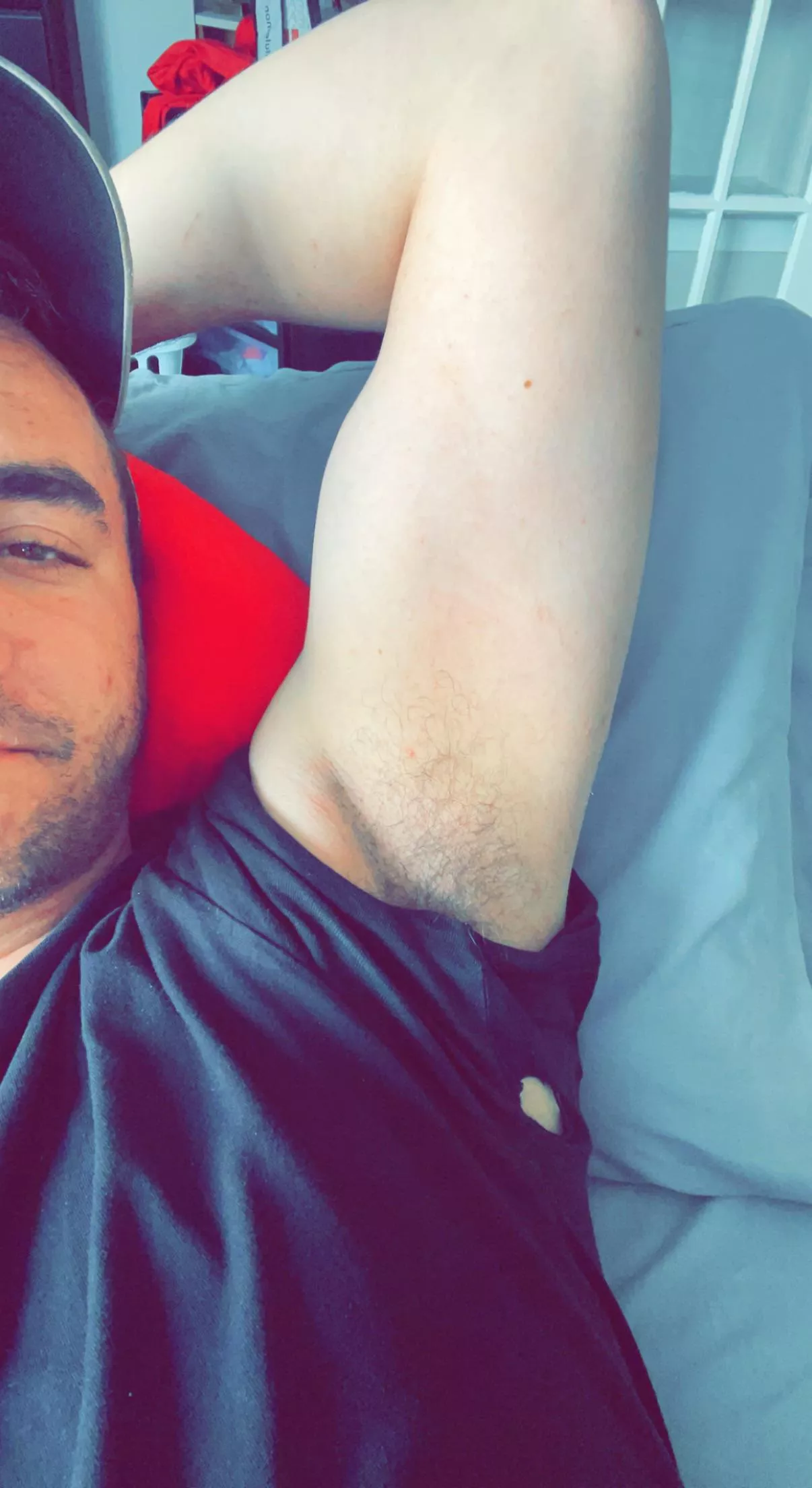 stinky ass arm pits getting blown out 😤 posted by haslub99