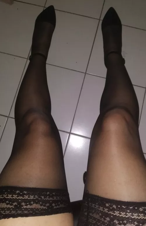 Stockings and heels by ElnaHeels