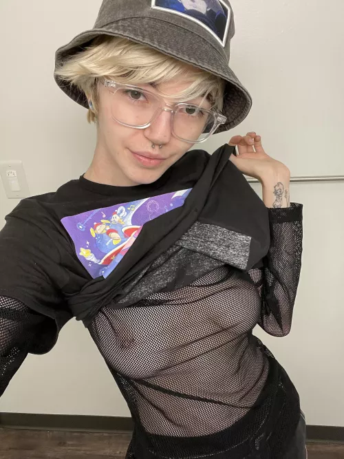 Stop being so sneaky, I know you’re looking by ERASEDWeeaboo