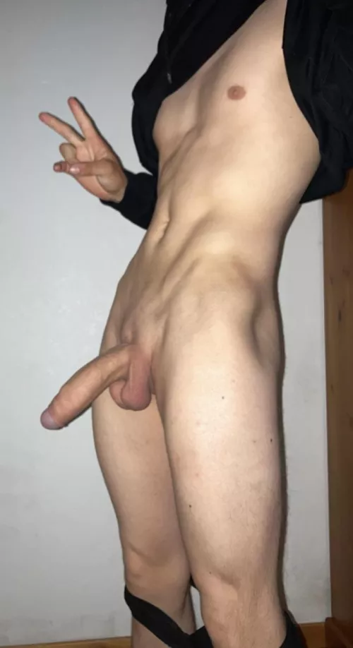 Stop staring at it and grab it by pierrecul