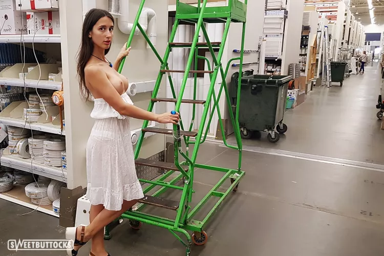 Store flashing! by sweetbuttockss