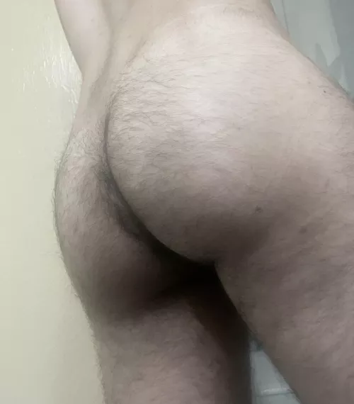 Straight 19 but I wanted to show off my ass. Kinda insecure ab it by No-Reindeer7064