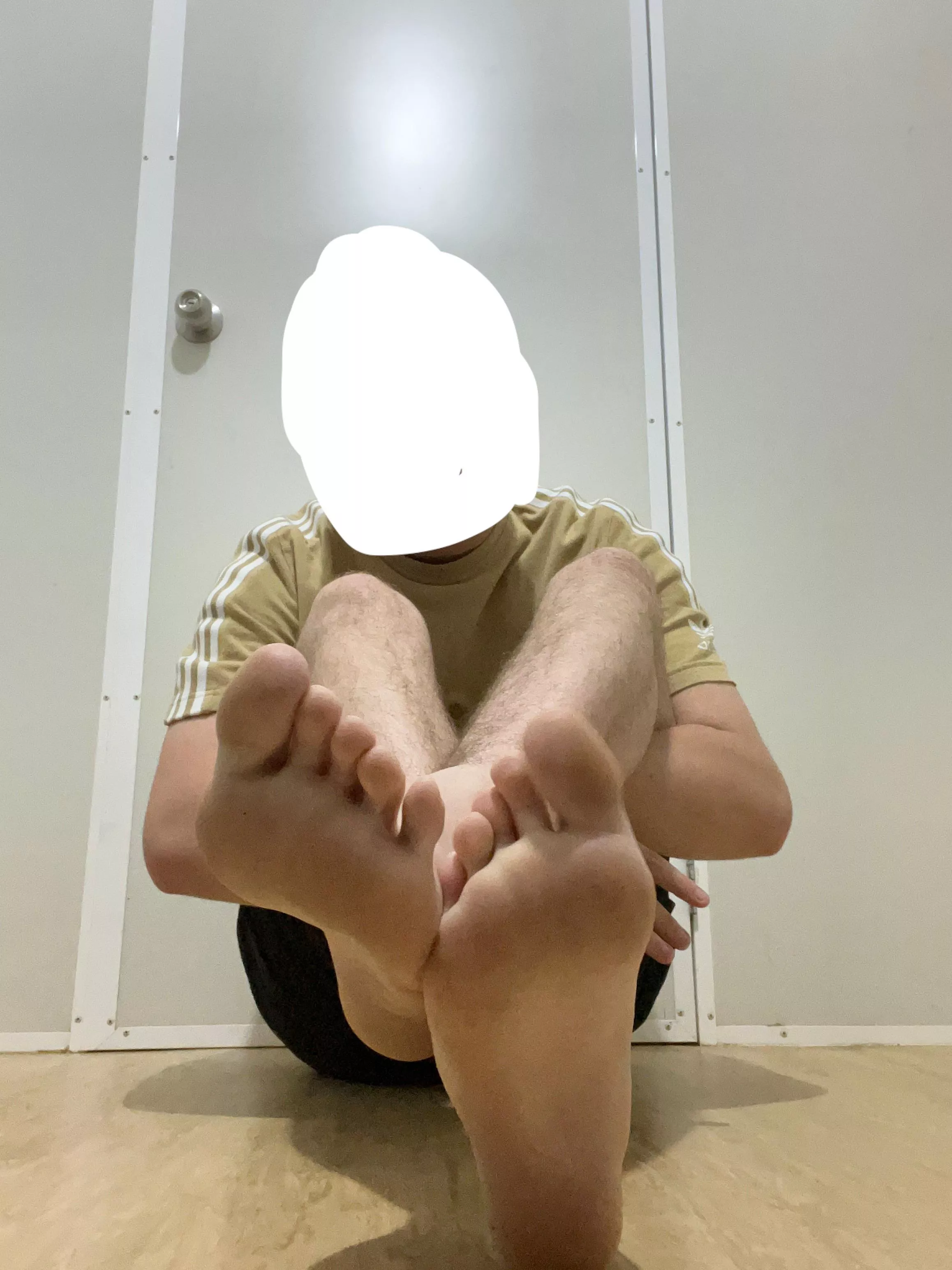 Straight (19) First post ☺️ posted by ApprehensiveTaro489