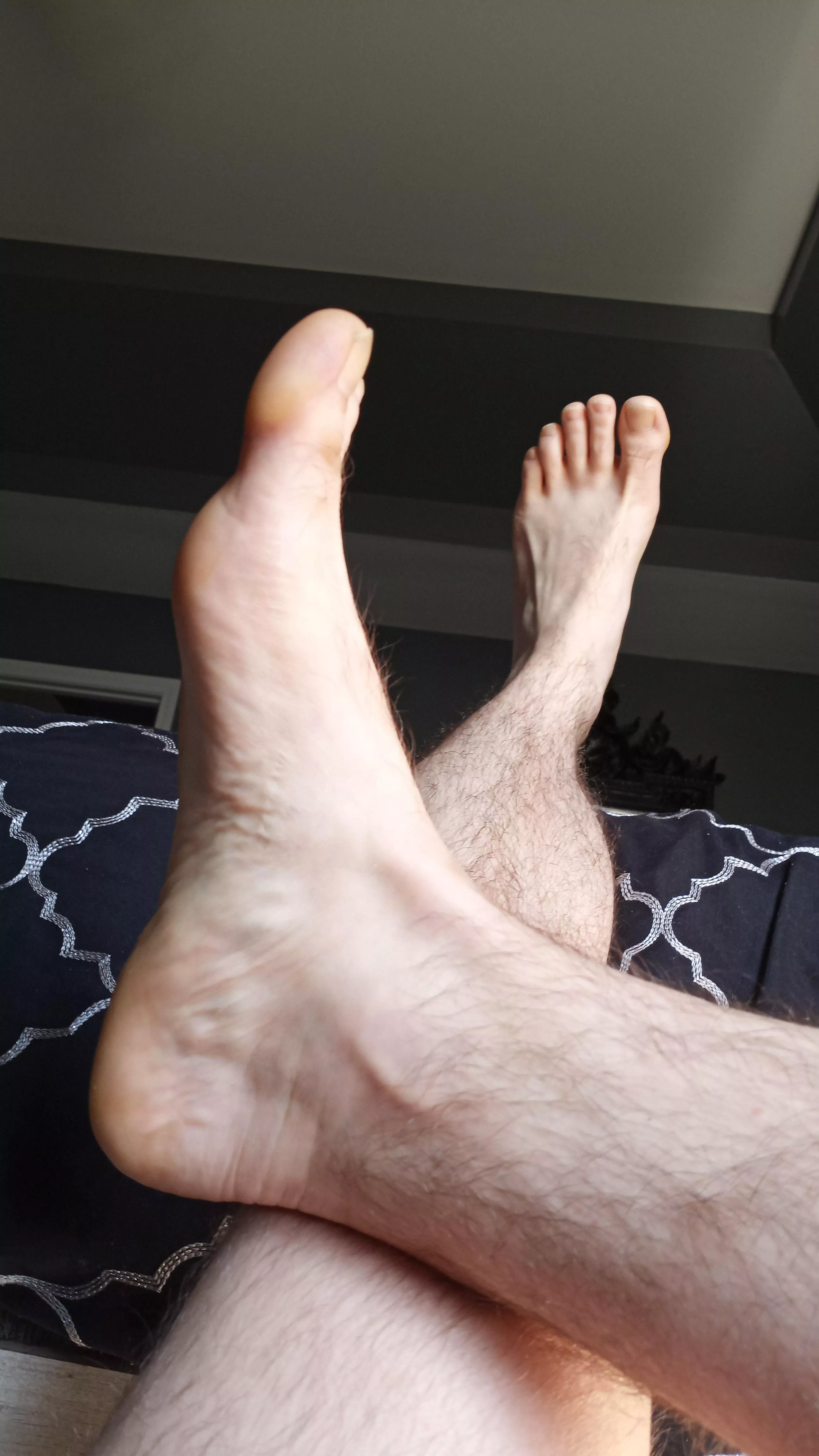 straight feet 🔥 free trial to next 10 subs 💰 custom content on request posted by Mrmcspankie