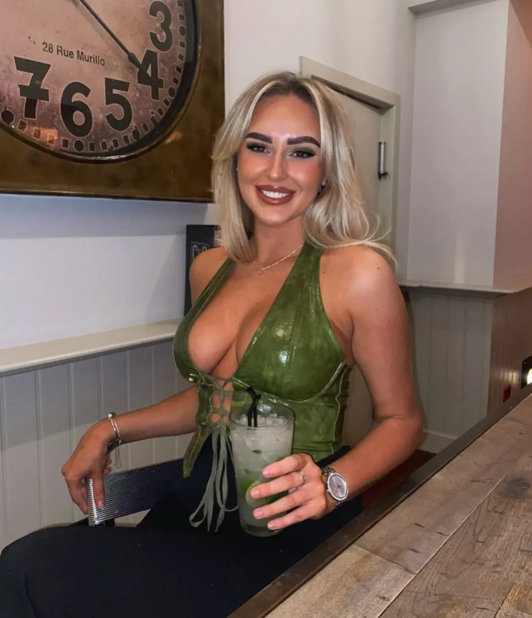 Straining shiny top posted by 10baremain