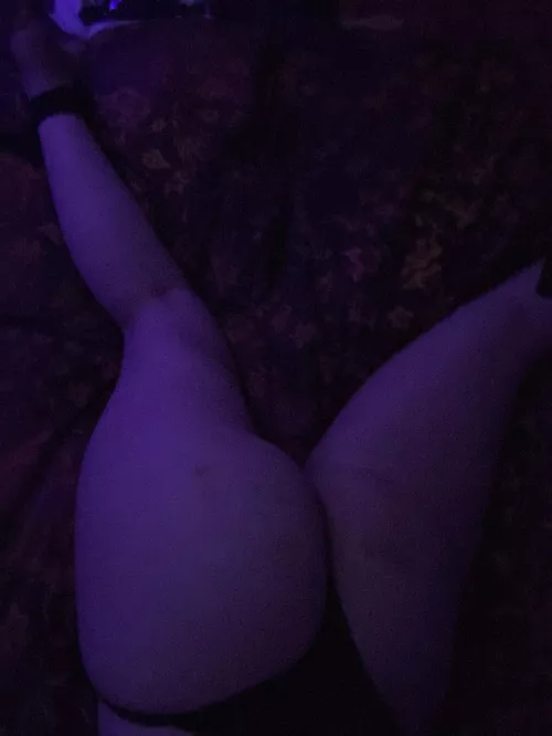 Strapped myself down so he can hit me as soon as he walks in 💜 by Lyssa_Pennoyer