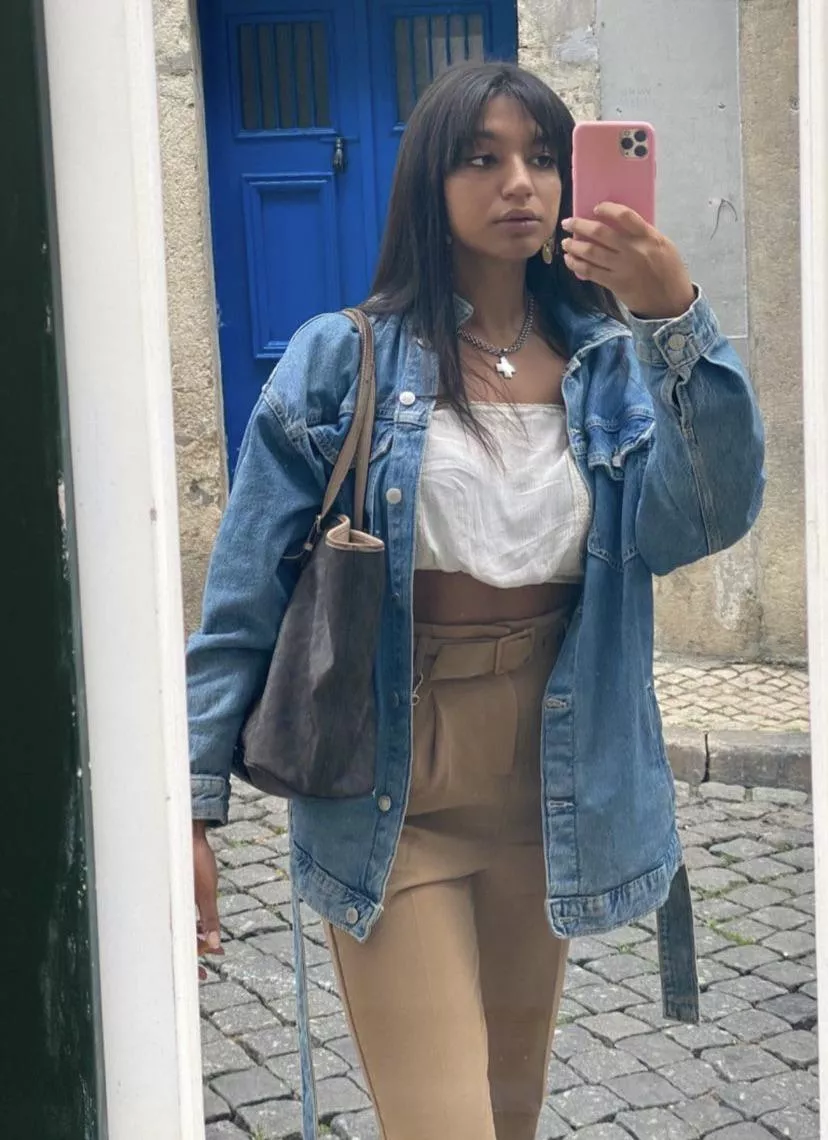 Street window selfie posted by ZeeDiamond