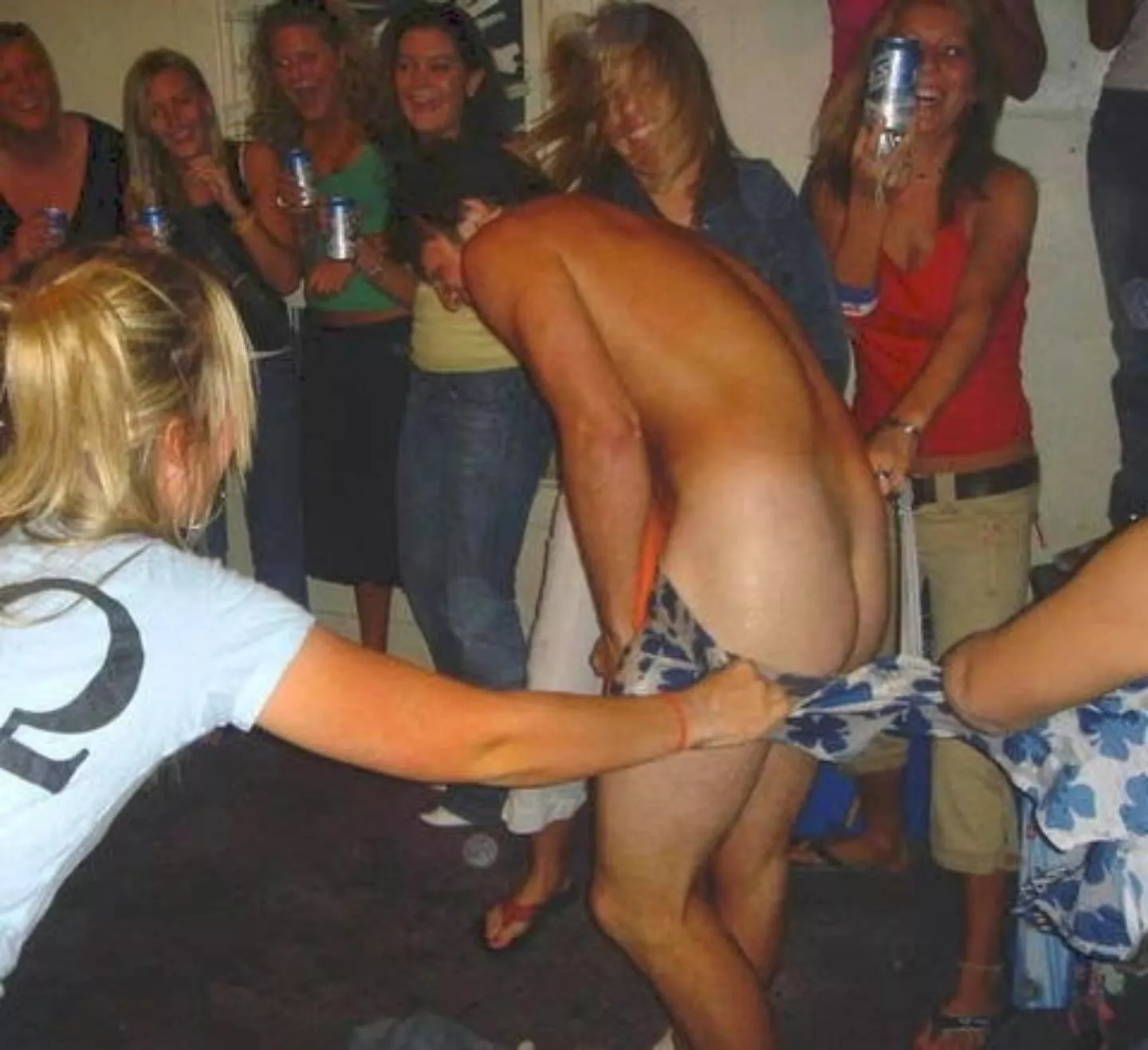 stripped by the girls posted by JamieSkarSPH