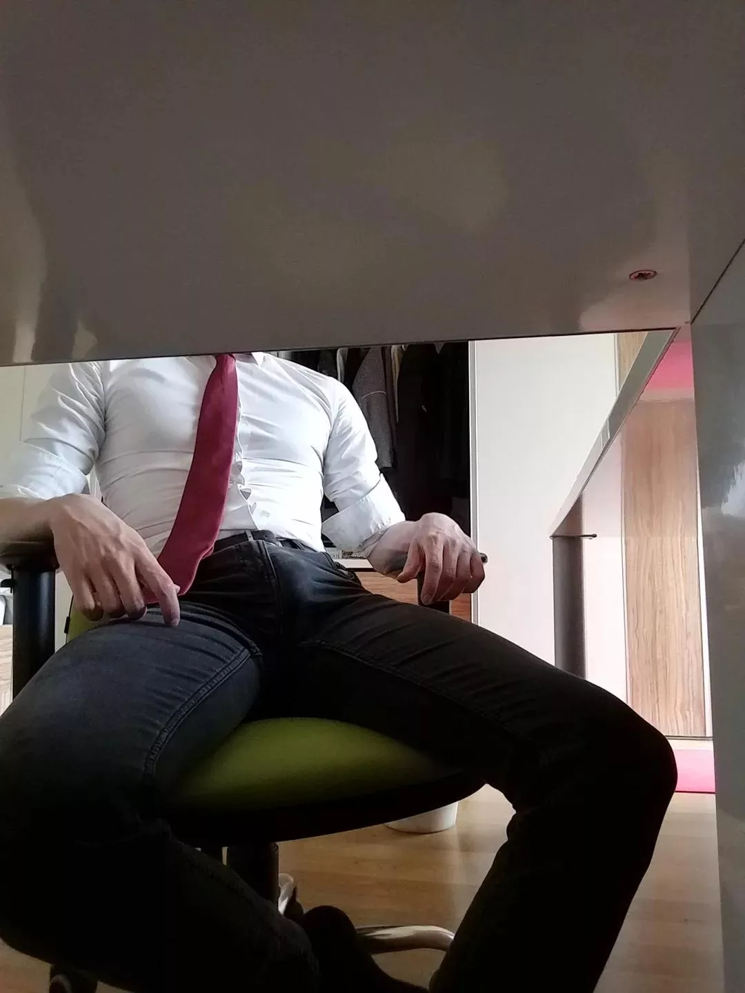 Stroke my huge bulge posted by uporabnik1234