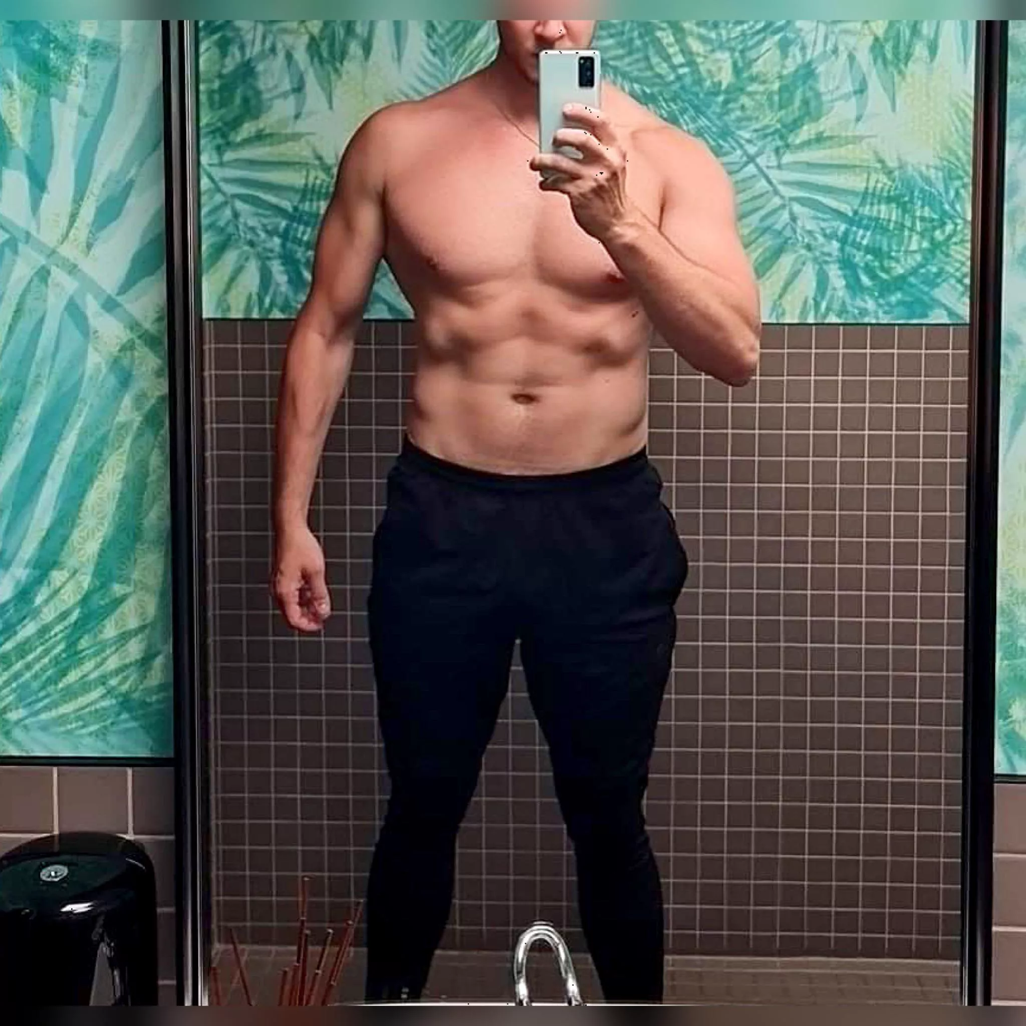 Strong and sexy posted by OnlyGainz03