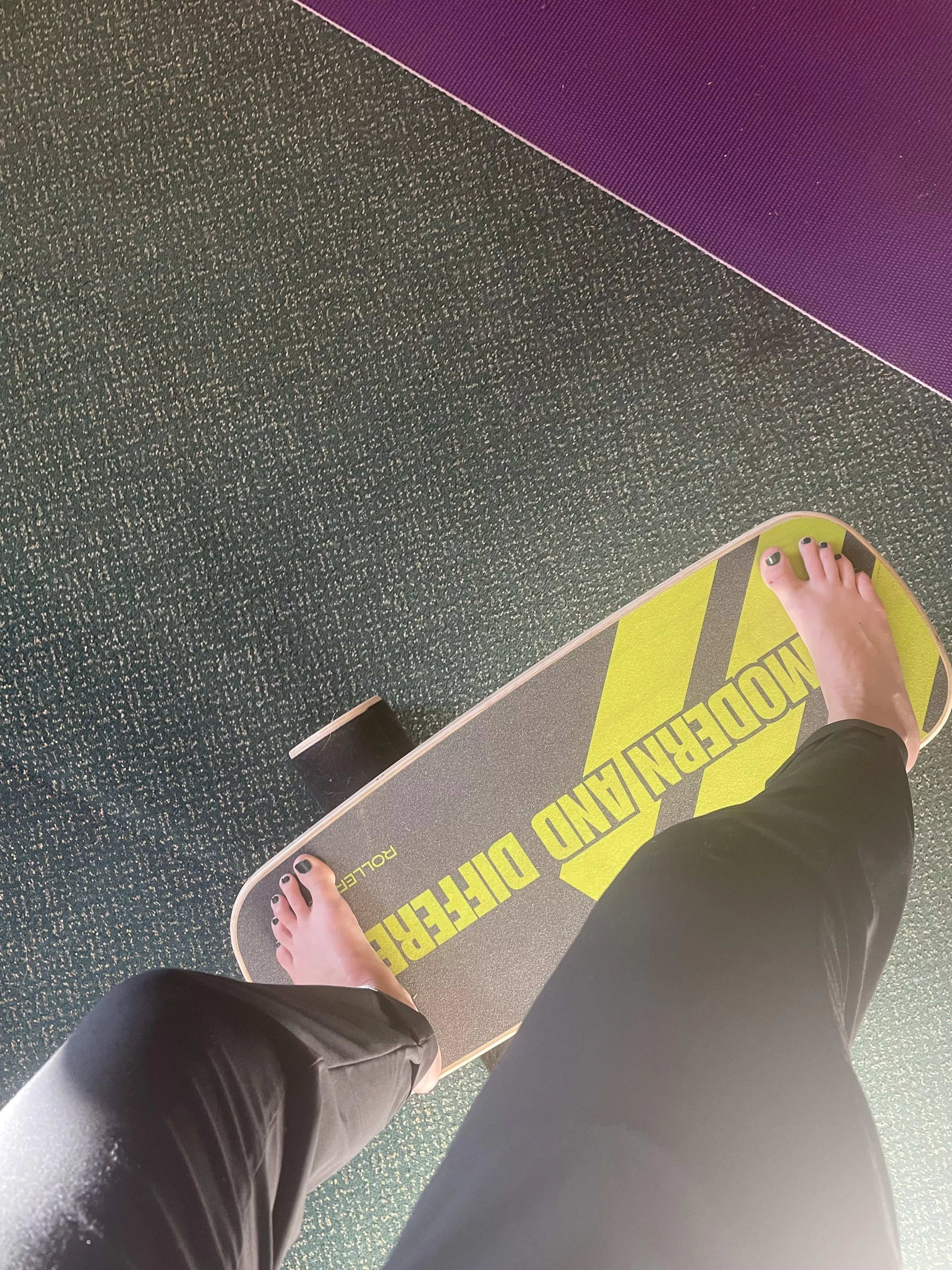 Stuck in a retro hotel for work…exercise those toes… posted by g8tzer