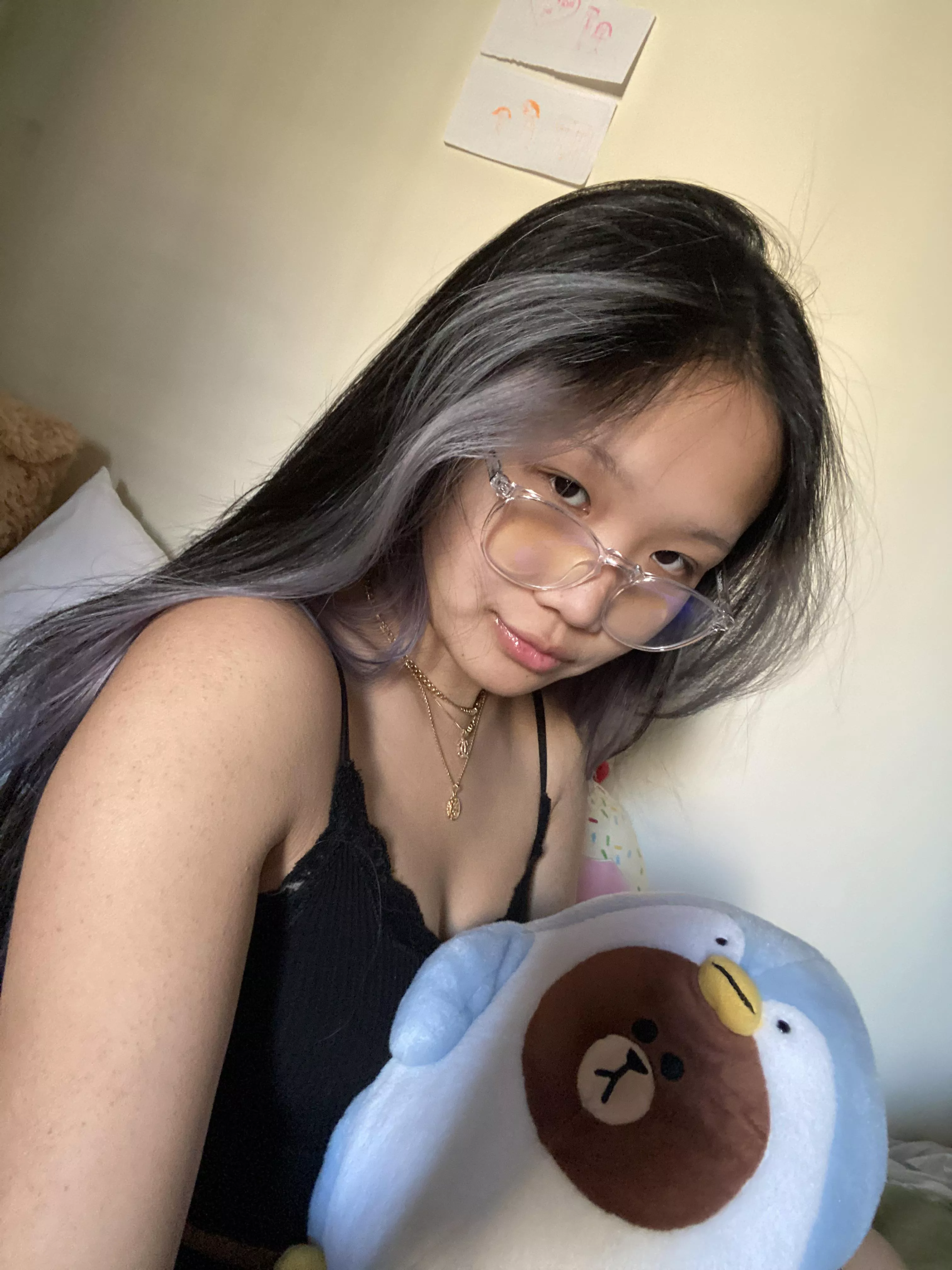 Study buddy ;) posted by Linhly_Twitch