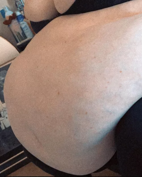 stuff me fatter and fatter so this gut drags on the floor OINK OINK 😈🐷 by pigblob