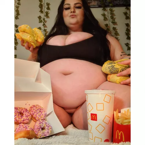 stuff me or watch me eat ? 😍 I'll be your fattest piggy 🐷💖 by Geminijune97