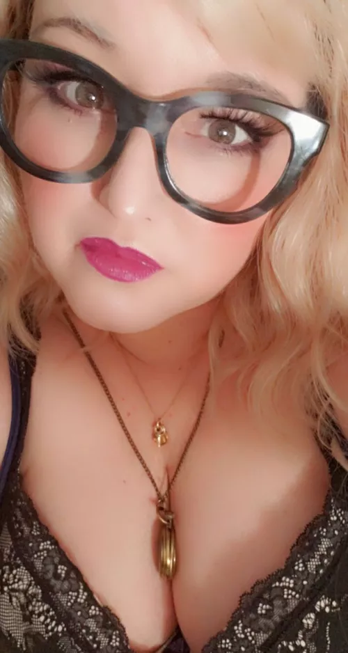 Submit to me and I'll take control of your mind by hypno_amethyst