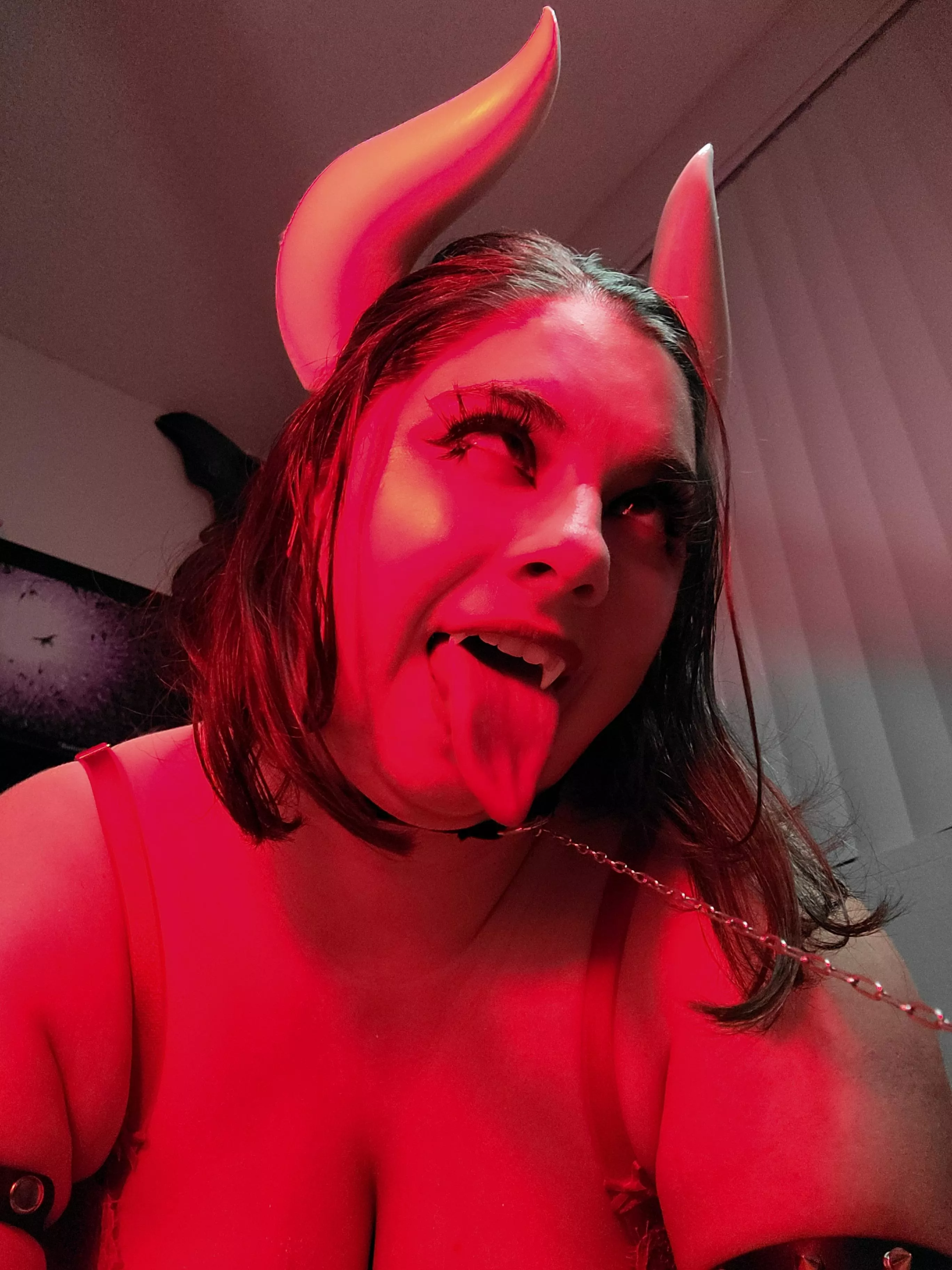 Succubus should be kept on a leash at all times. Failure to do so may result in unnecessary soul loss posted by Amethyst_Kitten06