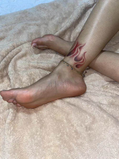 Such a little foot slut I would do anything for a hot load all over me 🥳😍👅💦 by Feetby_Queenb