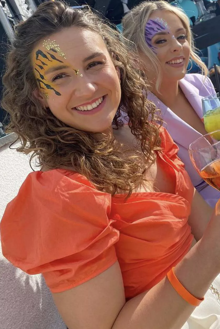 Such a tease of a shot, imagine the camera a few inches to the left posted by van-2000