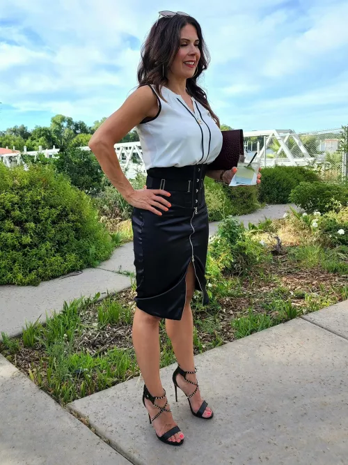 Such nice young boys at the Executive Club. Always offering to bring me drinks. So kind. (46F) by maynardpoindexter