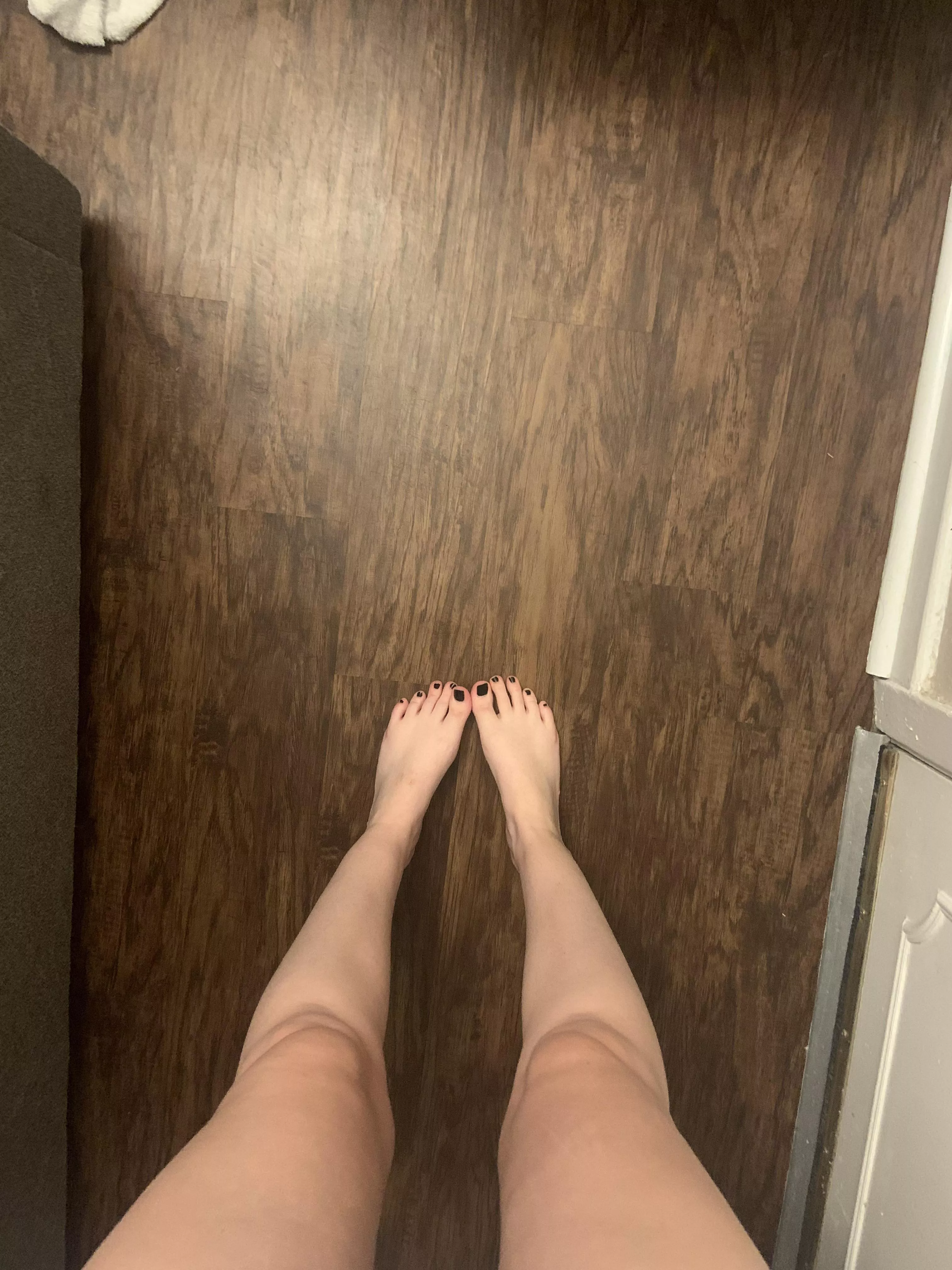 Suck my toes 🥰 posted by Educational_Bath_313