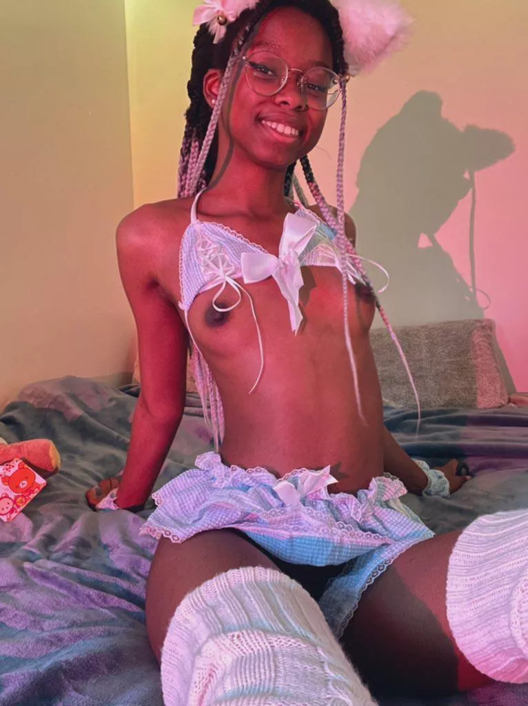 Suck on my petite tits posted by mymelodyirl_